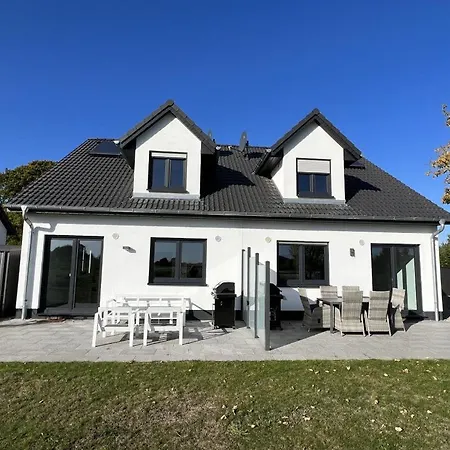 Wildrose 2 F Holiday home Kuehlungsborn